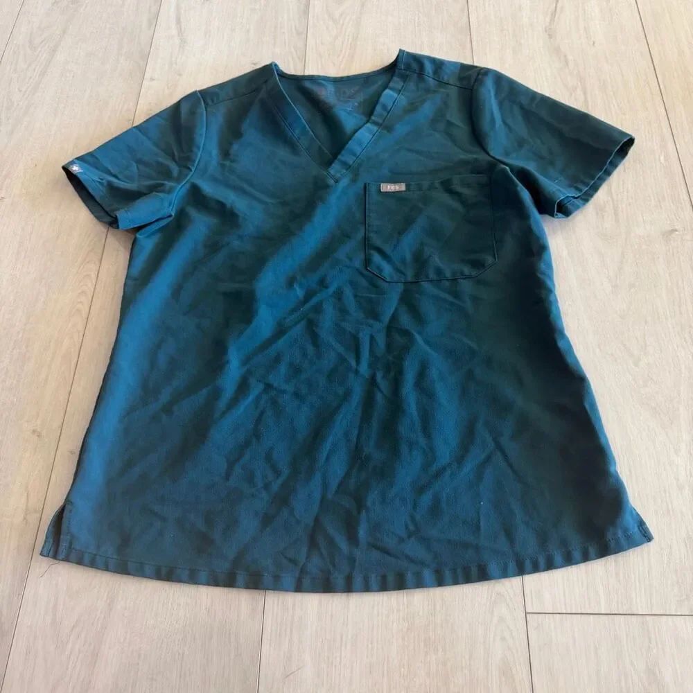 Figs womens scrubs top size m